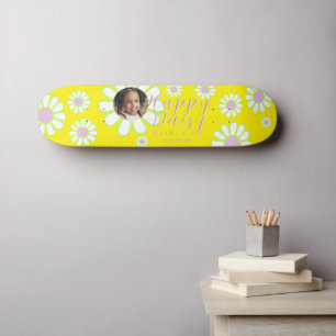 Daisy Simple Foto Yellow Skateboard