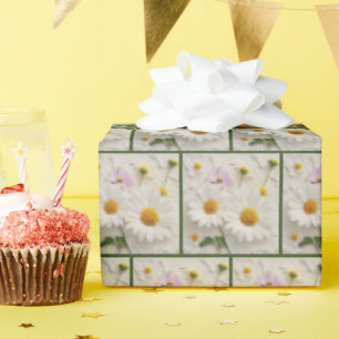 Daisy- und Kosmos-Blume auf bedrücktem Papier Geschenkpapier