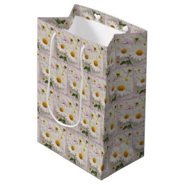 Daisy- und Kosmos-Blume auf bedrücktem Papier Mittlere Geschenktüte
