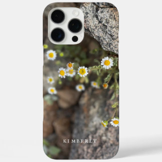 Daisy Wildblumen in Rocks Custom iPhone Case