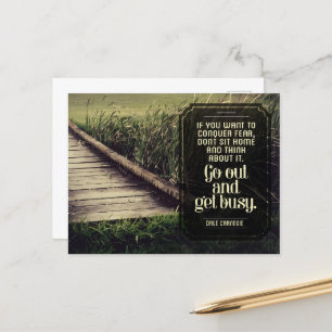 Dale Carnegie Inspiration Zitat "Get geschäftig" Postkarte