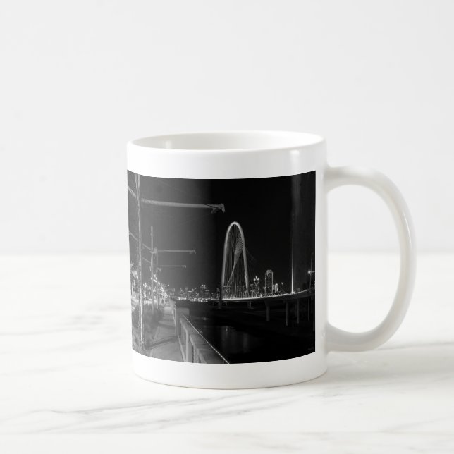 Dallas Abend Walk Grayscale Kaffee Tasse (Rechts)