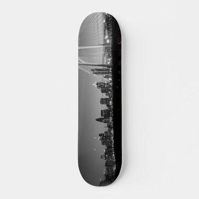 Dallas Skyline Dawn Grayscale Skateboard (Vorne)