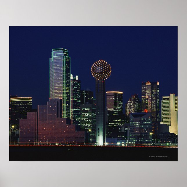 Dallas Skyline in der Nacht Poster (Vorne)