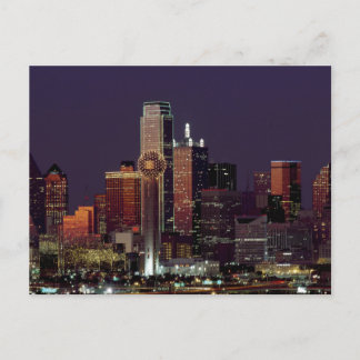 Dallas Skyline in der Nacht Postkarte