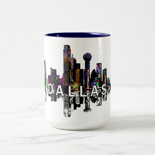 Dallas, Texas in Graffiti Zweifarbige Tasse (Mittel)