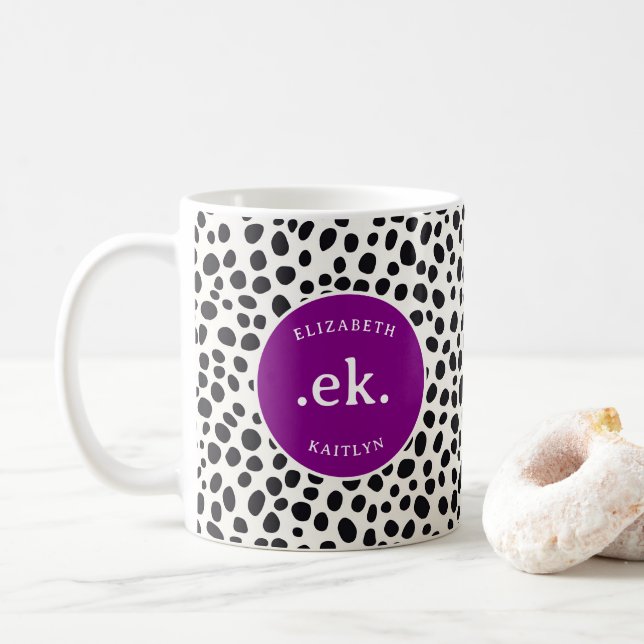 Dalmatiner Abstraktes Muster Lila Monogramm Kaffeetasse (Mit Donut)