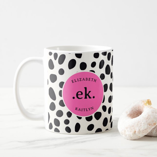 Dalmatiner Dog Abstraktes Muster Hot Pink Monogram Kaffeetasse (Mit Donut)