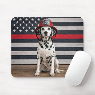 Dalmatinerhund mit Feuerwehrhelm Mousepad