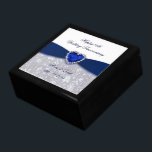 Damask 45. Hochzeitstag Geschenkboxen<br><div class="desc">Ein Digitalbcon-Bilderdesign mit Saphirblau-weiß und Damast-Design-Design mit einer Vielzahl von individuellen Bildern,  Formen,  Mustern,  Stilen und Schriftart in diesem einzigartigen "Damask 45 th Wedding Anniversary Design". Mit dieser attraktiven und eleganten Design-Wahl werden Sie alle Ihre Dekorationen,  Geschenkideen und Gastgeschenken für das perfekte Jubiläum zusammenführen.</div>