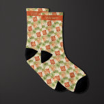 Damask Inspiriert Burnt Orange und Moss Green Socken<br><div class="desc">Mit unseren Damast-Inspiriert Burnt Orange- und Moss Green Socken verschmelzen Sie eine zeitlose Ästhetik. Das klassische Damastmuster in gebranntem Orange und Moosgrün macht es zu einer vielseitigen Wahl für Hochzeiten. Anpassen mit Namen oder Initialen. Vergessen Sie nicht,  unsere passende Nackenschleife für einen polierten Look zu erkunden.</div>