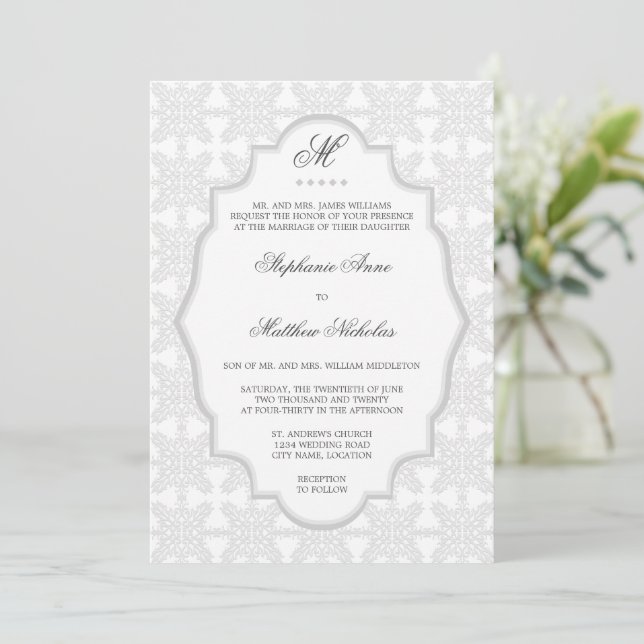 Damask Monogram Silver Gray Wedding Einladung (Stehend Vorderseite)