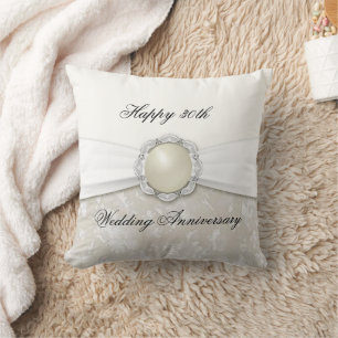 Damask Pearl Wedding Anniversary Throw Kissen