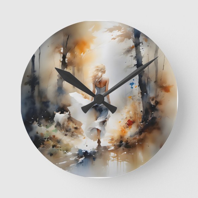 Dame, die durch einen Wald geht Runde Wanduhr (Vorderseite)