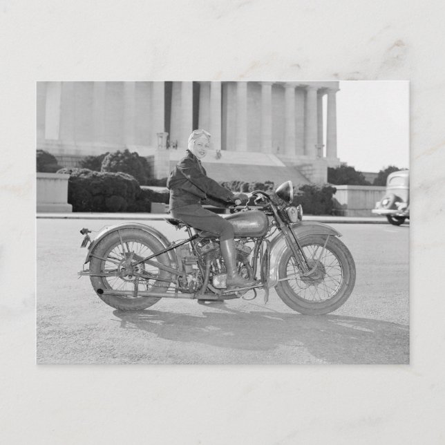 Dame Riding Motorcycle, 1937 Postkarte (Vorderseite)