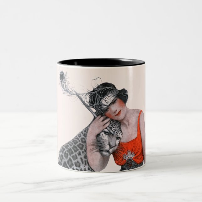 Dame und Leopard Zweifarbige Tasse (Mittel)