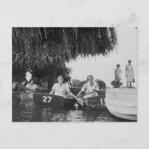 Damen & Boote altes Schwarz-Weiß-Bild - Postkarte