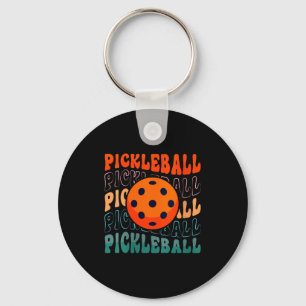 Damen-Retro-Pickleball-Wellenstil mit einer Pickle Schlüsselanhänger