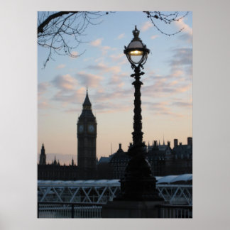 Dämmerung an der Themse Poster