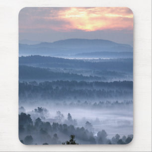 Dämmerung zwischen den Tälern Mousepad