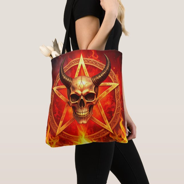 Dämonenschädel-Tasche (Von Nahem)