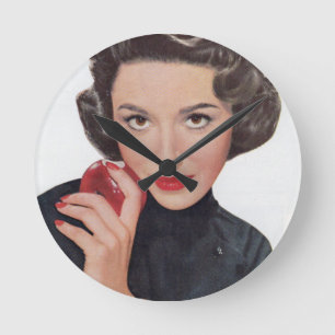 Dana Wynter mit Apfel- und SchlangenArmband Runde Wanduhr