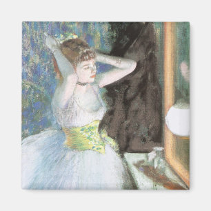 Dancer in ihrem Dressing Room von Edgar Degas Magnet