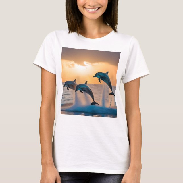 Dancing in the Dusk: Three Dolphins Leaping  T-Shirt (Vorderseite)