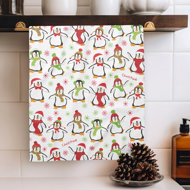 Dancing Penguins Red and Green Pattern Christmas Geschirrtuch (Von Creator hochgeladen)