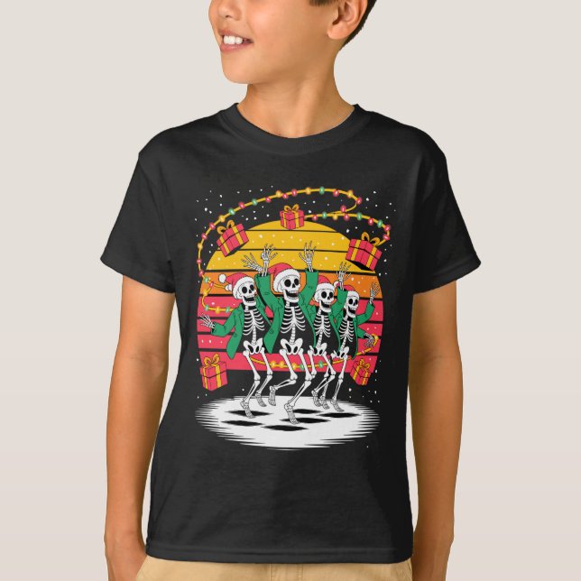 Dancing Skeletons With Santa Hats Christmas Lights T-Shirt (Vorderseite)