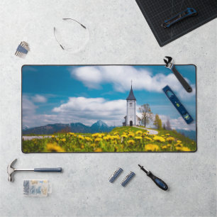 Dandelion-Blume in der Kirche des Primus Jamnik Sl Schreibtischunterlage