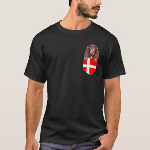 Dänemark Flaggenfeld Spanier Hund in Pocket T-Shirt