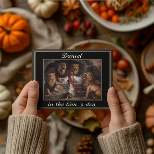 Daniel stehend in den Löwen und der schwarzen Post Postkarte