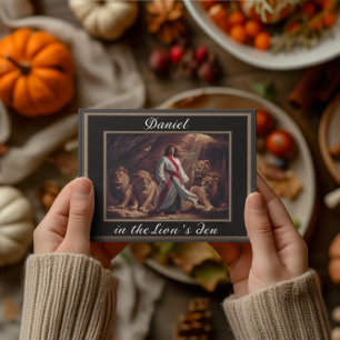 Daniel stehend in den Löwen und der schwarzen Post Postkarte