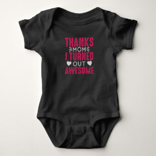 Dank Mama ist Phantastisch Baby Strampler