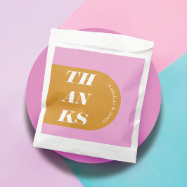 Dank moderner minimaler Rosa- und Gelbtöne Geschenktütchen