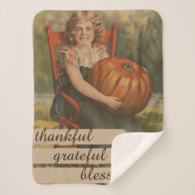 Dankbar, gesegnet | Mädchen mit Pumpkin Sherpadecke (Vorderseite)