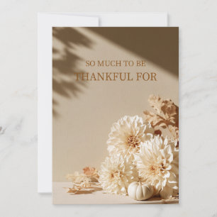 Dankbare neutrale Dahlie Thanksgiving-Karte Feiertagskarte