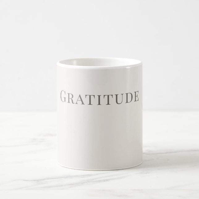Dankbarkeit – Minimalistische Typografiegestaltung Kaffeetasse (Mittel)