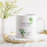 Danke, dass du mir geholfen hast, Pflanze zu zücht Kaffeetasse<br><div class="desc">Lehrer Geschenkidee Tasse mit niedlicher Illustration und trendiger Schriftart Typografie. Die Vorlage ist für Sie bereit, mit Ihrem Namen zu personalisieren und Sie können auch den Namen Ihres Lehrers auf der Rückseite sowie eine Slogline hinzufügen, wenn Sie möchten (wie z.B. der beste Lehrer aller Zeiten). Das Design enthält den Wortlaut...</div>