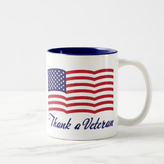 Danken Sie einem Veteran Zweifarbige Tasse