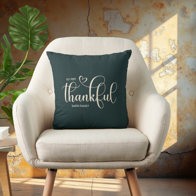 Dankenswerter Personalisierter grüner Herbst Kissen (Von Creator hochgeladen)