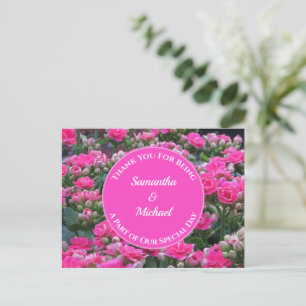 Dankeskarten für Hochzeitsgäste mit rosa Blumen Postkarte