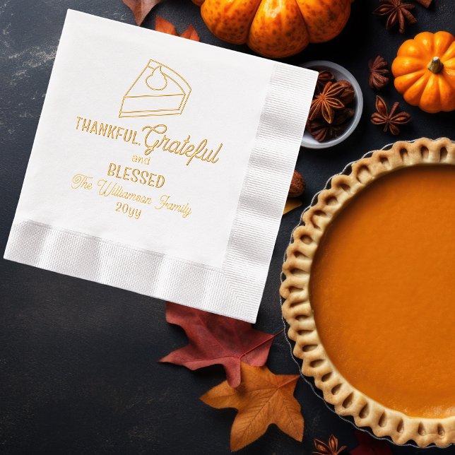 Danksagend Pumpkin Pie Dankbarkeit dankbar, gesegn Servietten Mit Folie (Thanksgiving Pumpkin Pie "Thankful, Grateful and Blessed" Family Name and Year Stamped Foil Napkins)