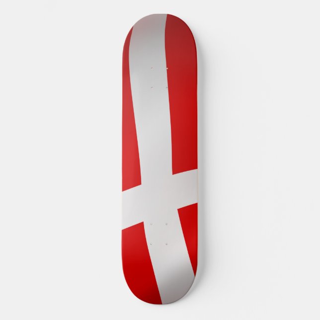 Dannebrog - Die dänische Flagge Skateboard (Vorderseite)