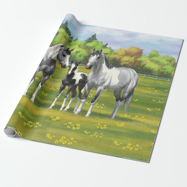 Daple Gray Pinto Paint Horses In Summer Pasta Geschenkpapier (Ungerollt)