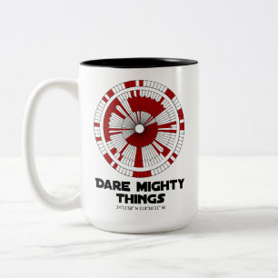 Dare Mighty Things Perseverance Mars Rover Landing Zweifarbige Tasse