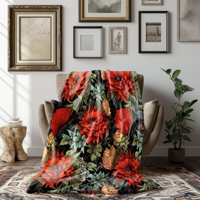 Dark Academia Maximalist Red Dahlia Floral Fleecedecke (Von Creator hochgeladen)