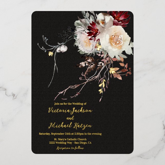 Dark and Moody Winter Floral Foi Wedding Folieneinladung (Vorderseite)