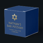 Dark Blue Gold Personalisiert Bar Mitzvah Geschenkschachtel<br><div class="desc">Elegante moderne blau-goldfarbene klassische Bar mitzvah "danke" personalisierte quadratische Gefälligkeitsbox mit individuelle Name,  Datum und Star of David.</div>